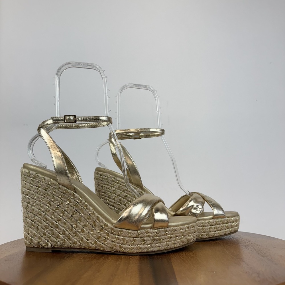 Womens Abound Sukie Gold Metallic Faux Leather Espadrille Wedge Sandals Size 10